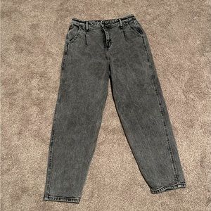 Hollister ultra-high rise mom jeans (5 regular)
